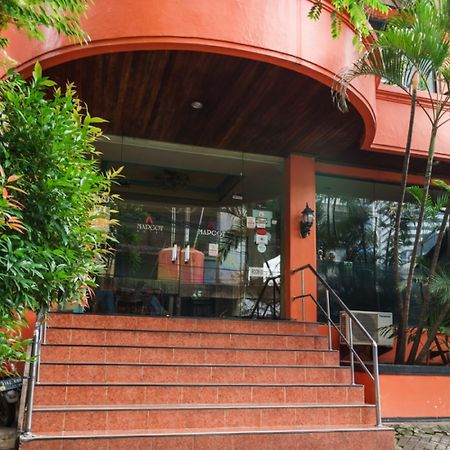 Reddoorz @ Jalan Jaksa Jakarta Extérieur photo